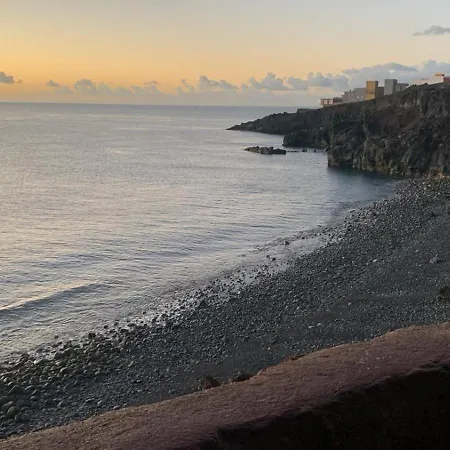 Cueva Relajante Con Playa Solitaria Güimar